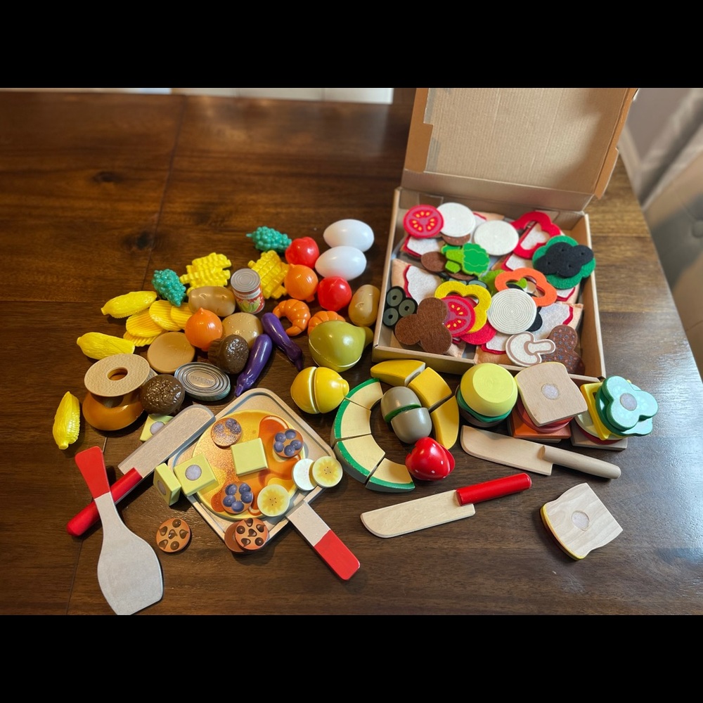 Toy Food Set- 114 pieces mixed brand (Melissa & Doug and Toys R Us) of play food